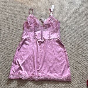 Elegant Pink Lace Chemise